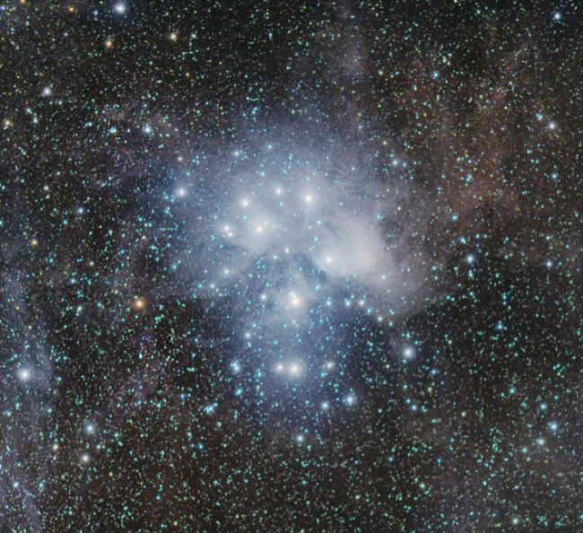 8月7日：月亮接近昴宿星团
